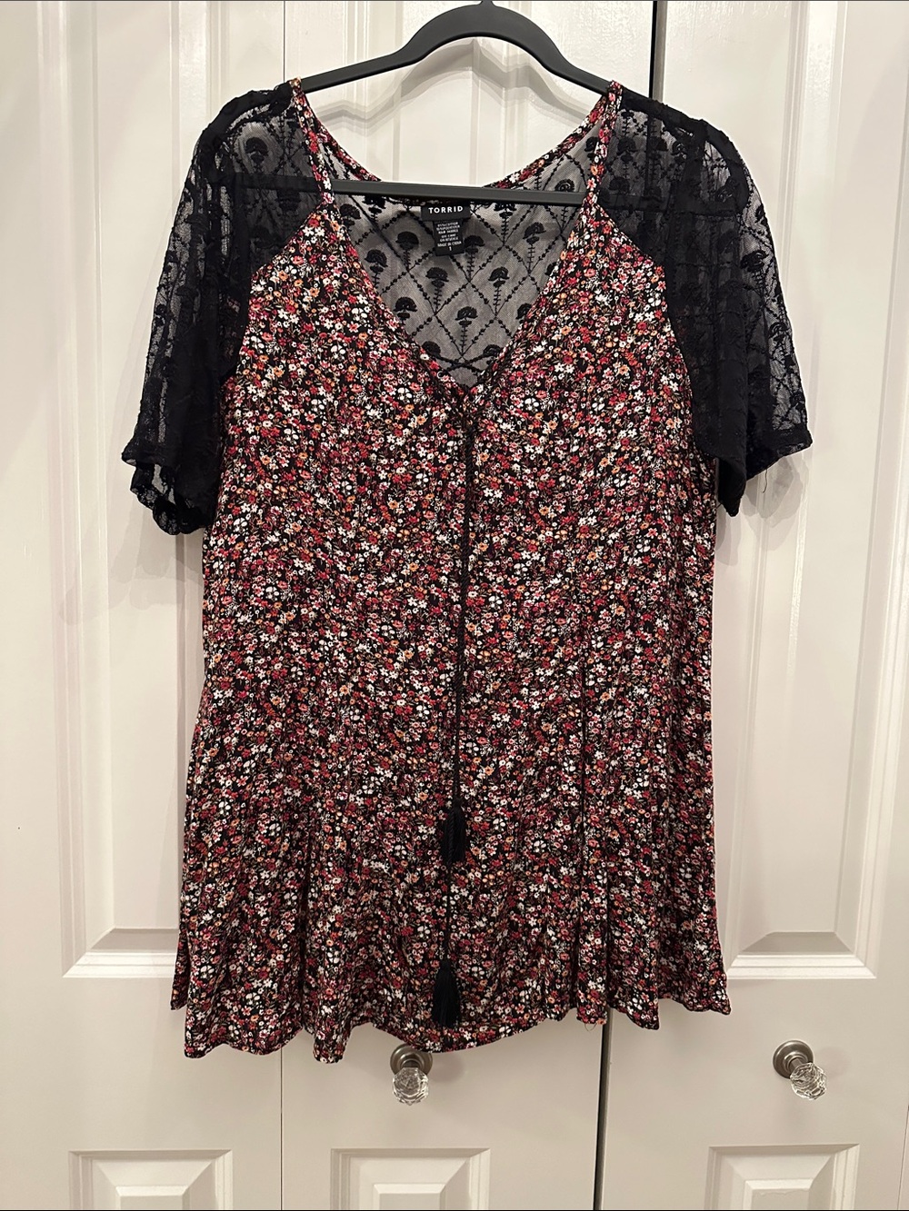 torrid Burgundy Floral V-Neck Tunic with Black Lace Sleeves 1X